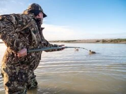 Avery Decoy Retriever -Comprehensive outdoor sports JE Wilds H F Andy Duckhunt 91 sml c056